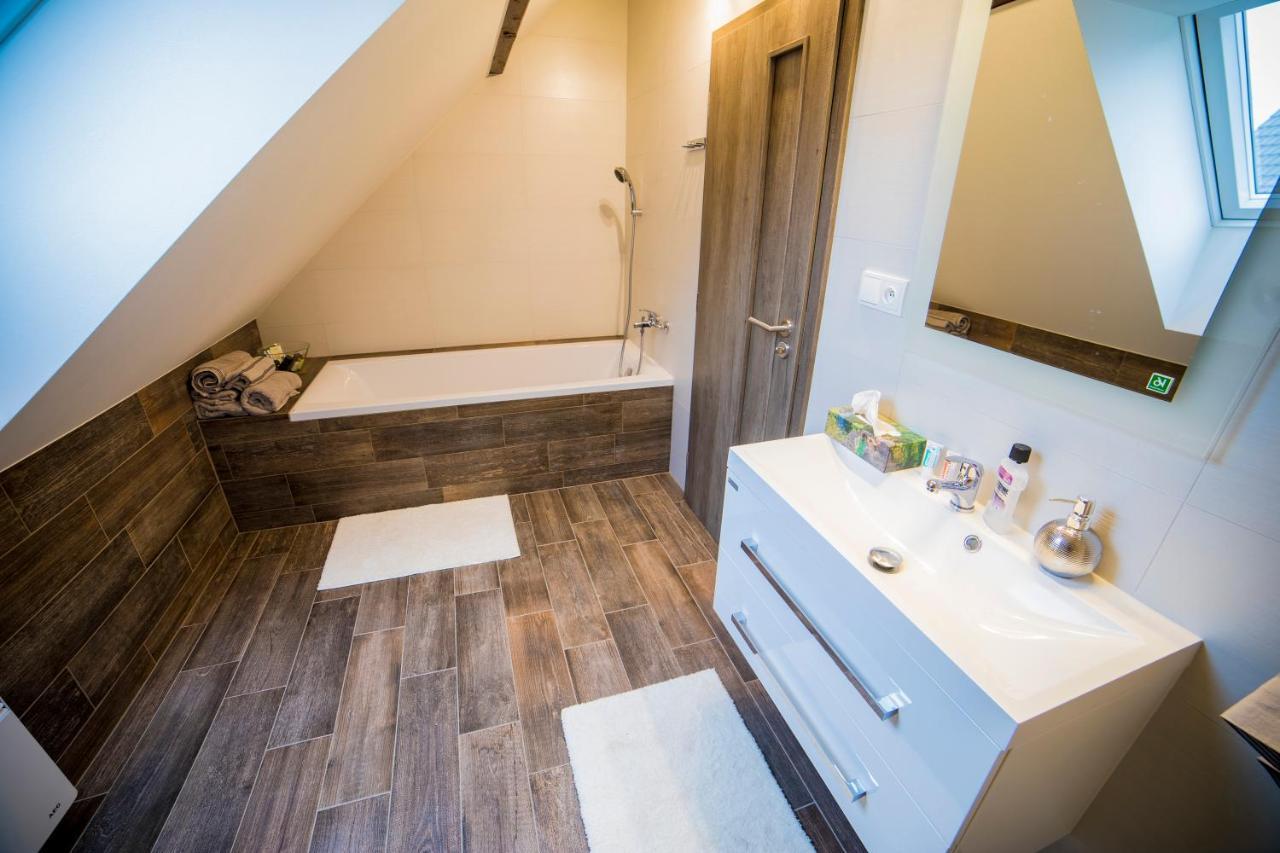 Apartman Dvorce Stráž nad Nežárkou Buitenkant foto